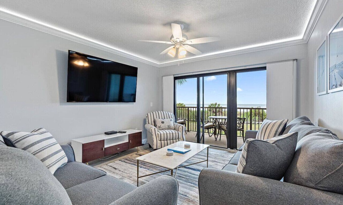Sunset Beach Condo | Land`s End 11-206: Newly Remodeled 2BD/2BA