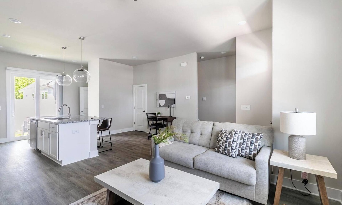Longs Apartment | Landing | Beautiful 2BD, Gym