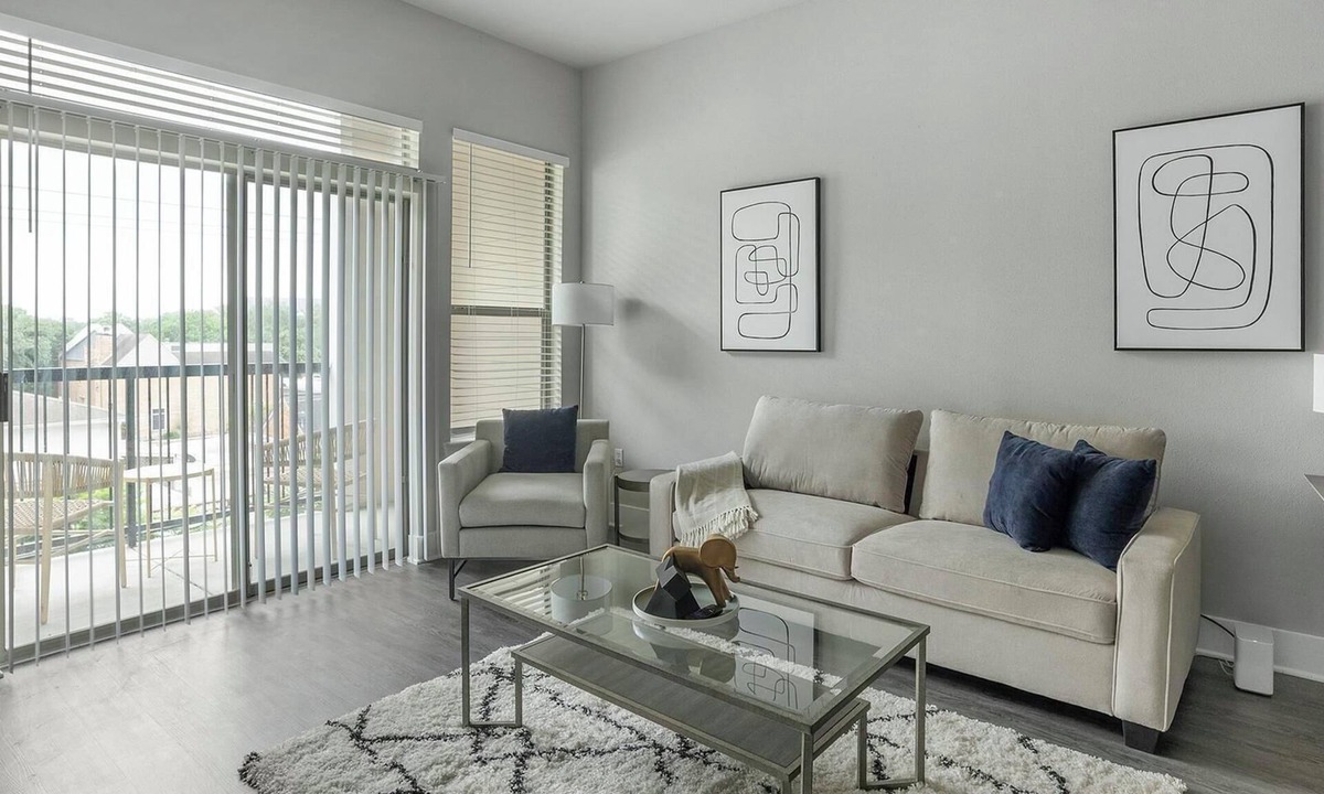 Nassau Bay Apartment | Landing | Spectacular 2BD, Pool, Clubhouse