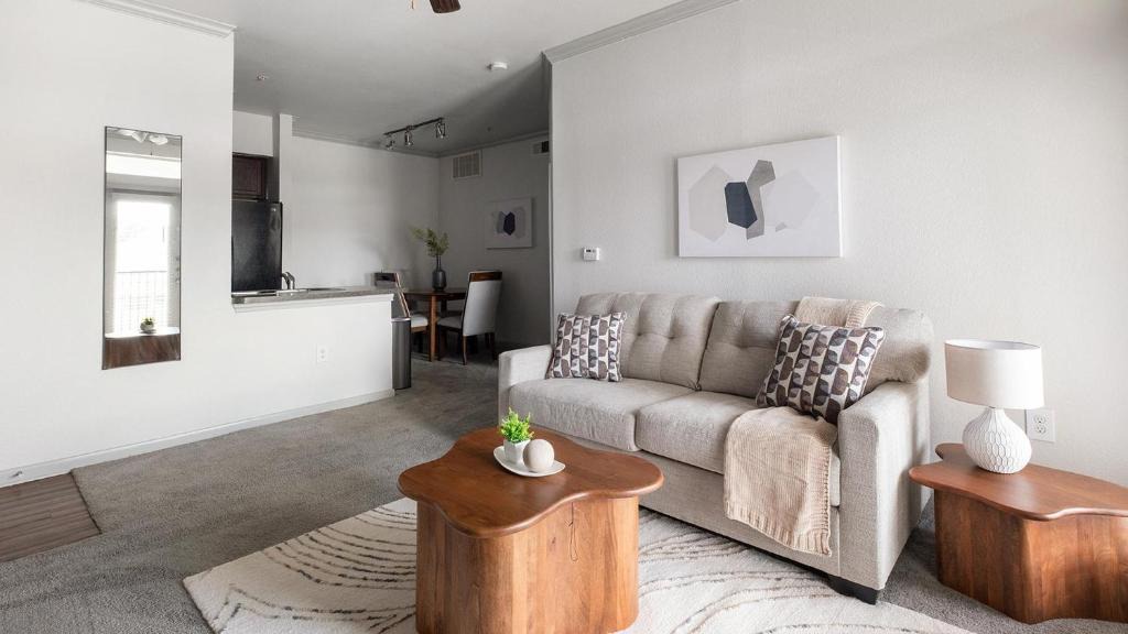 Northeast Houston Apartment | Landing Stylish 1BD Game Room Clubhouse