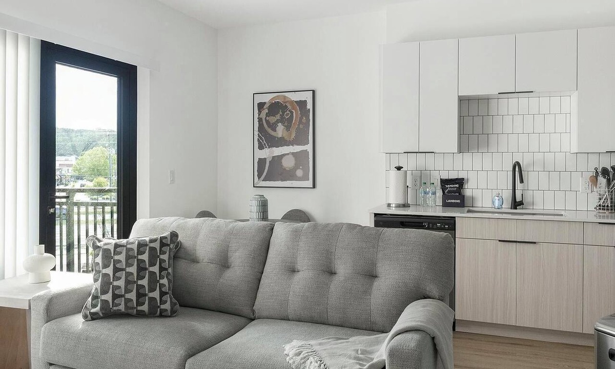Chapel Hill Apartment | Landing | Stylish Studio, Game Room, Courtyard
