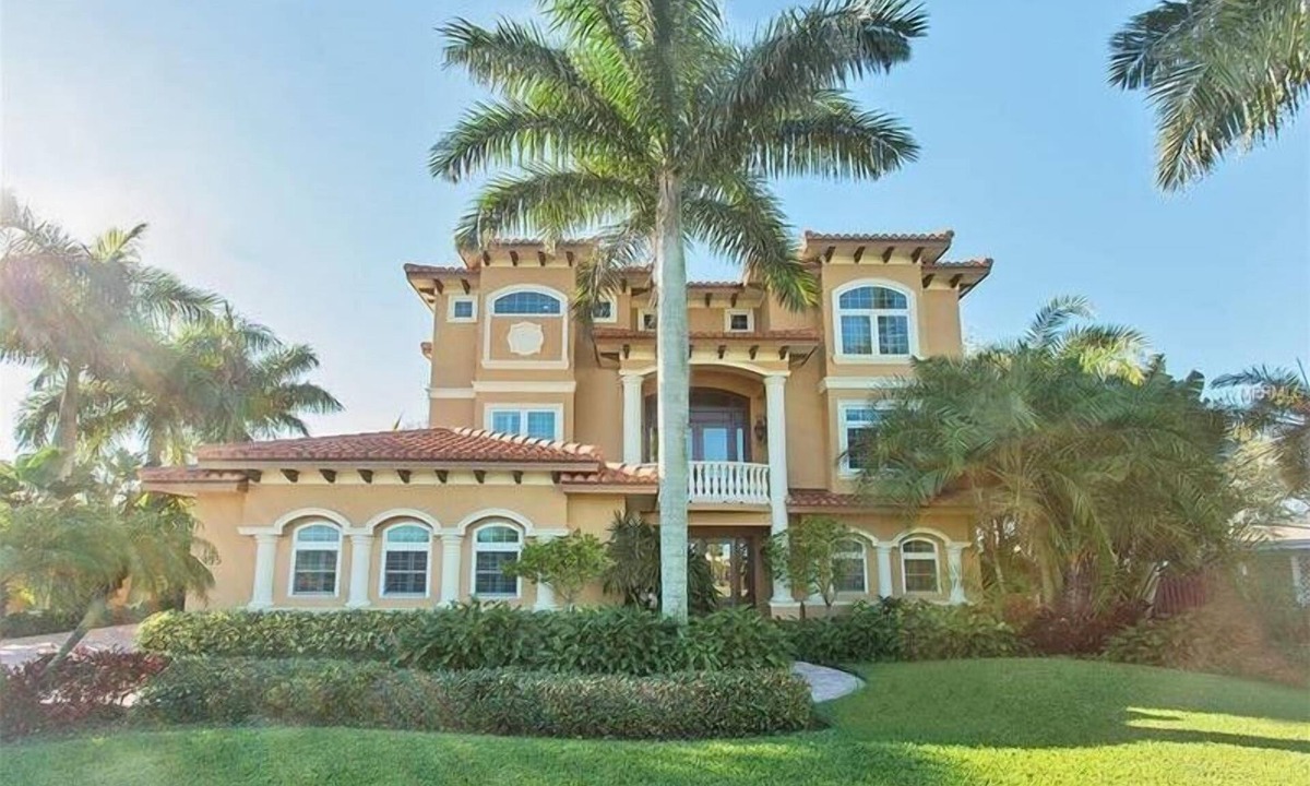 Indian Rocks Beach House | Large Mediterranean Oasis - Water Views & Pool, KING BEDS