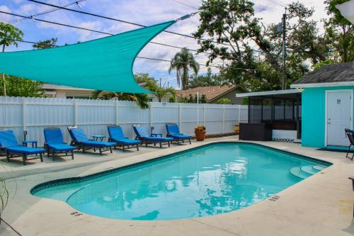 Harbor Bluffs House | Largo Family Oasis: Private Pool & Hot Tub!