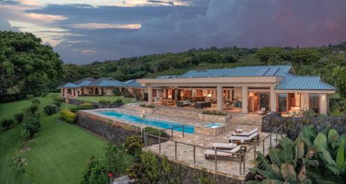 Honalo House | Lokahi Orchards - 5 bedroom mountain retreat in Kona