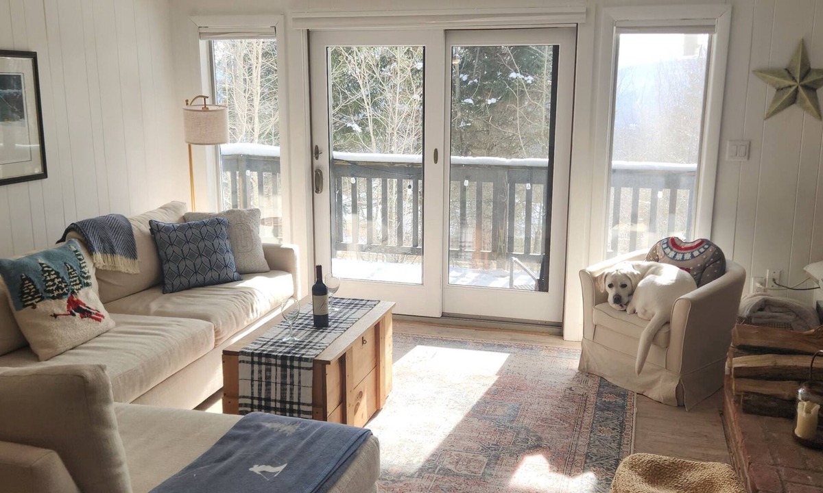 Bromley Mountain Condo | Lovely 2-bedroom condo in Bromley Village perfect for a relaxing getaway