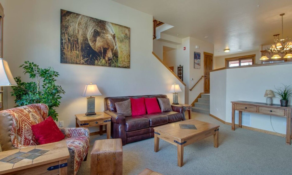 Bear Crossing House | Luxurious Town home with mountain views, private decks and spacious floor plan