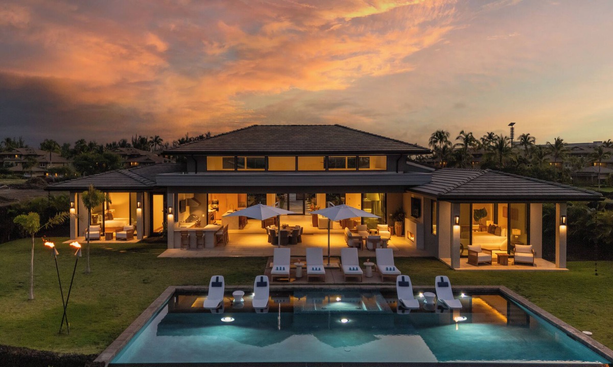 Waikoloa House | Luxury 5BR One Ocean Estate (OE12) at Mauna Lani – Lanai, Great Room & Pool