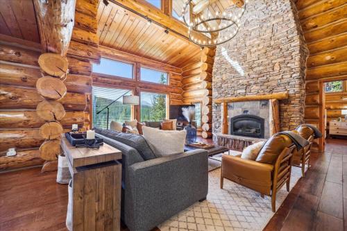 Baldy Mountain House | Luxury Breckenridge Modern Log Cabin, Mountain Views and Private Hot Tub