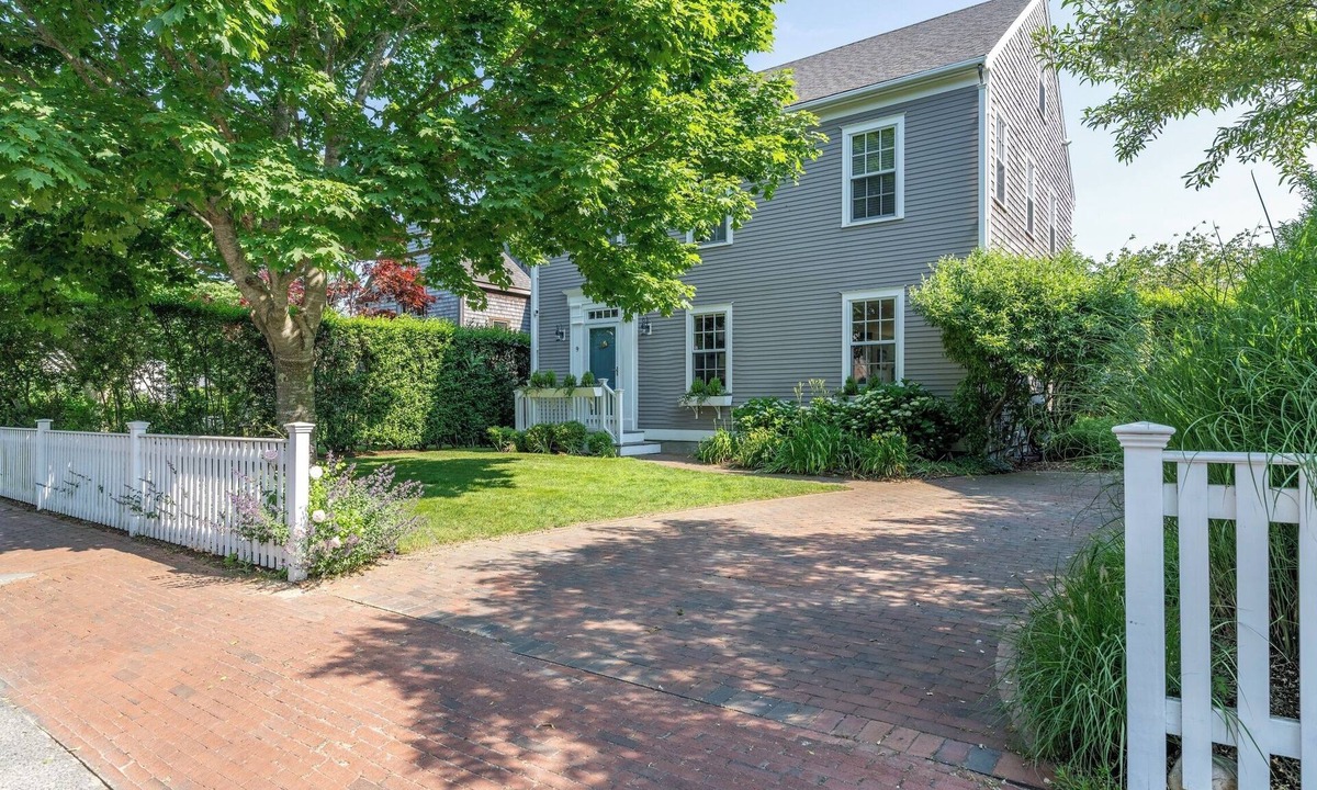 Naushop House | Luxury Naushop Home w Dual Zone AC & Bikes. Pool/Tennis/Pickleball Access