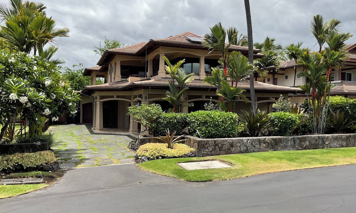 Kahaluu-Keauhou House | Luxury Oceanfront Oasis with Private Pool-Short Walk to Magic Sands Beach!