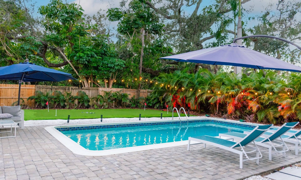 River District House | Luxury Villa Heated Saltwater Pool, Putt-Putt & Bocce, 2 Kings, Near AMI & IMG