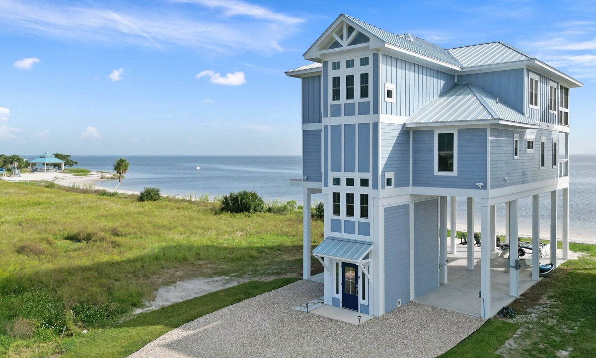 Crawfordville House | Luxury Waterfront Escape, Gulf Views from every room, Private Dock