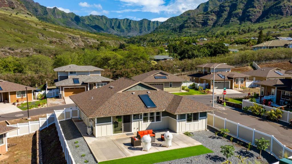 Makaha Valley House | Makaha Hideaway by AvantStay