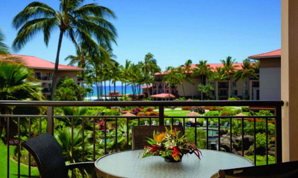 Poipu Resort | Marriott Waiohai Beach Club: luxury 2 bedroom on Poipu Beach oceanfront resort