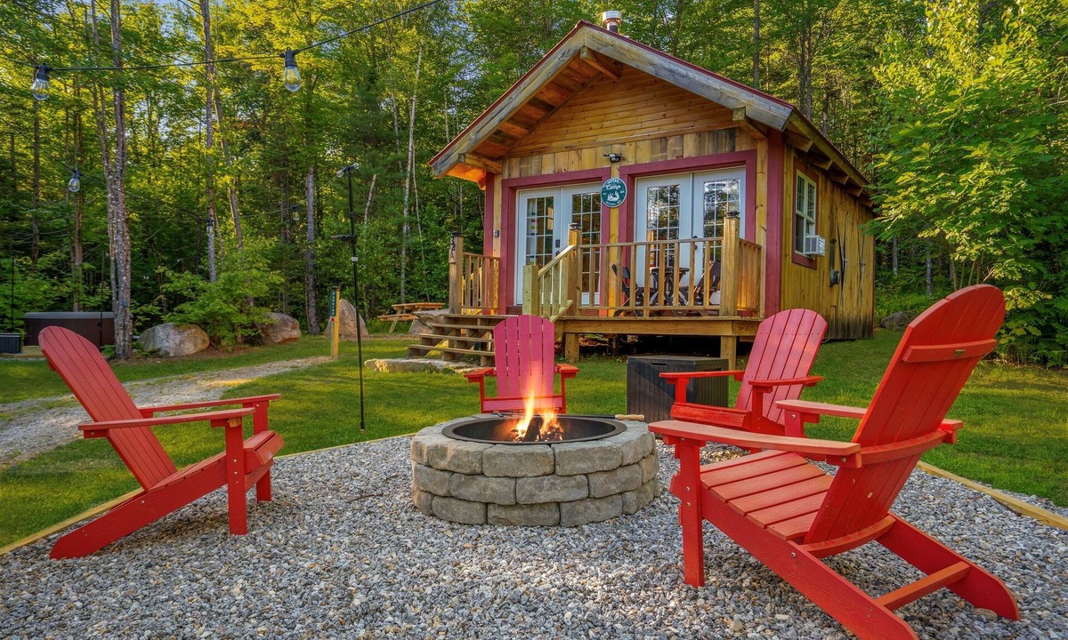 Bethel Cabin | Mountain Days Hot Tub Nights Dogs Welcome
