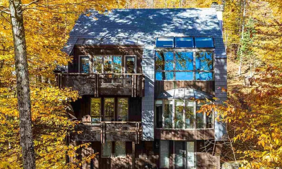 Plymouth Ski Chalet | Mountain View Home Minutes to Killington & Okemo