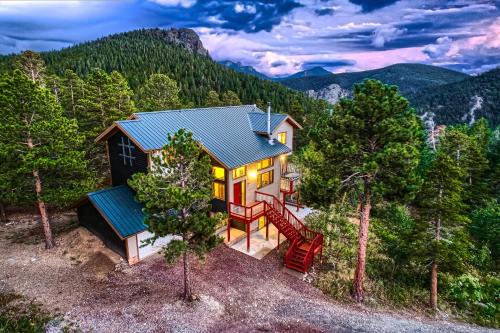 Rollinsville House | Mountain View Retreat home