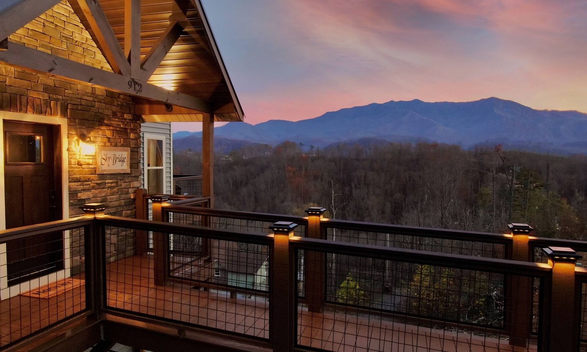 Chalet Village North Cabin | Mt. LeConte Views! 3 King Beds! Hot Tub! 2 Miles to Parkway! Pool!
