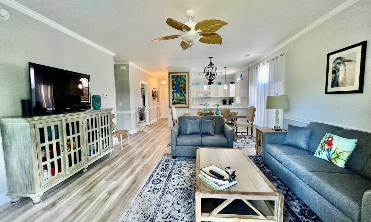 Central Myrtle Beach Condo | Myrtlewood Condo 1 Mile To Beach - Feel At Home.
