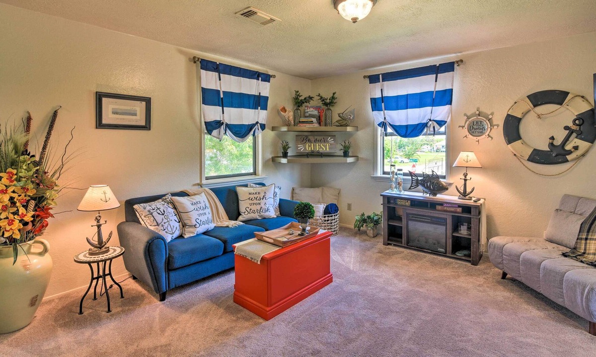 San Leon Condo | Nautical Condo w/ Shared Patio, 1 Mi to Beach