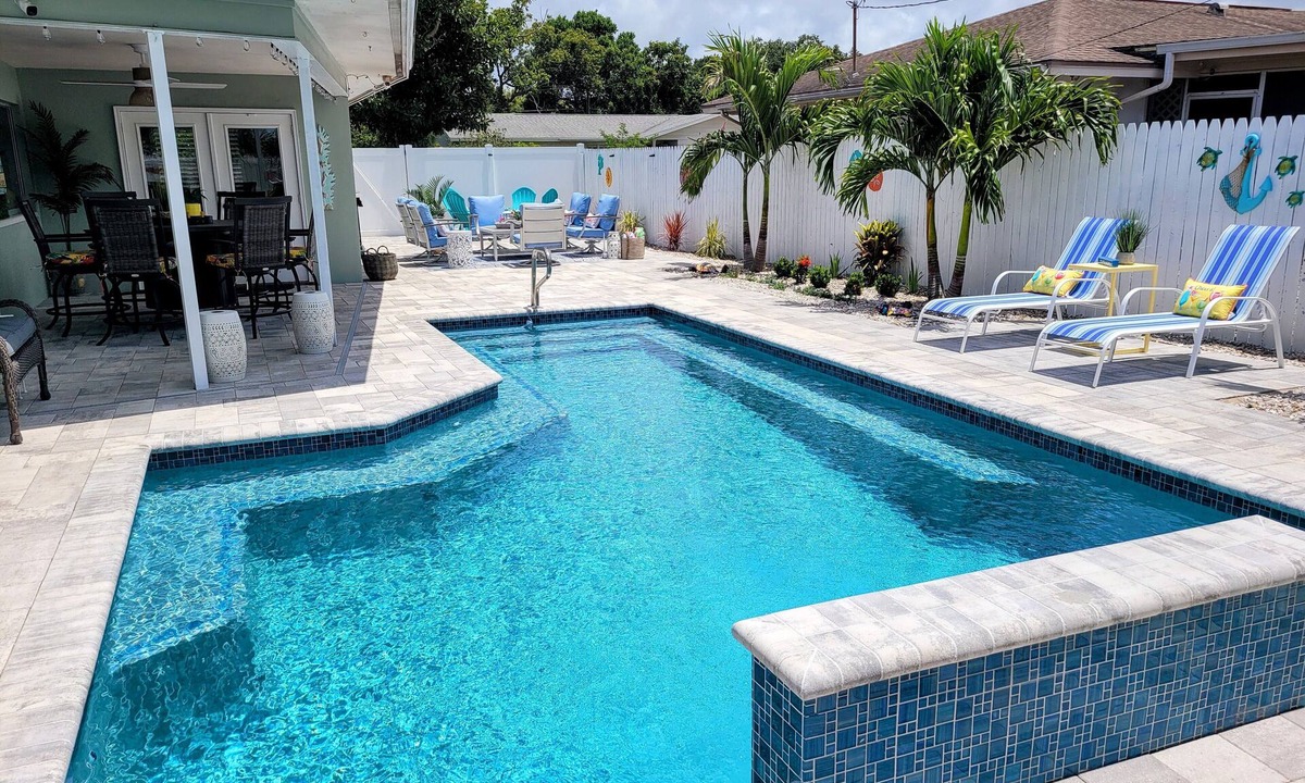 Largo House | NEW LISTING and NEW POOL - Walk or Bike To Indian Rocks Beach.