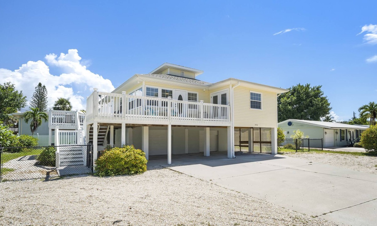 Hills T P House | New Listing! Sunnyside Beach Retreat 3/2/Pool Minutes from Ocean & Times Square!