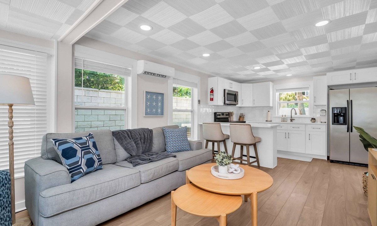 Indian Rocks Beach House | New Sweet Beach Nook Hot Tub Ocean Vibes