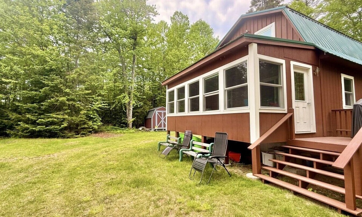 Greenville Cabin | Oasis on Wilson Pond*Waterfront*Boat launch*Pet Friendly
