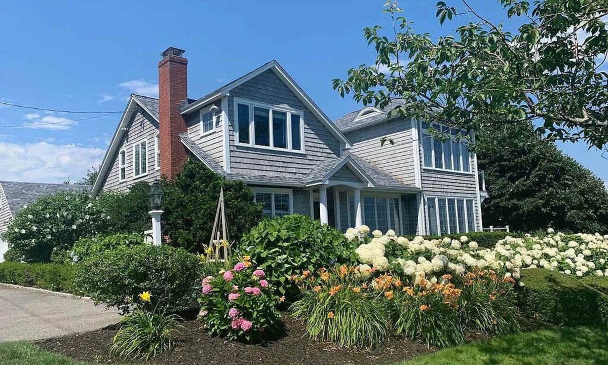 Top of the Hill House | Ocean View Newport Retreat Near Beach & Cliff walk