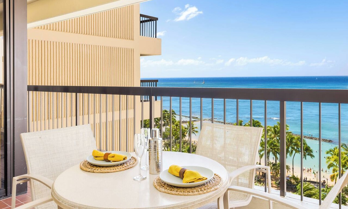 Waikiki Condo | Ocean View Paradise Escape at Waikiki Beach Tower Near Shops & Restaurants