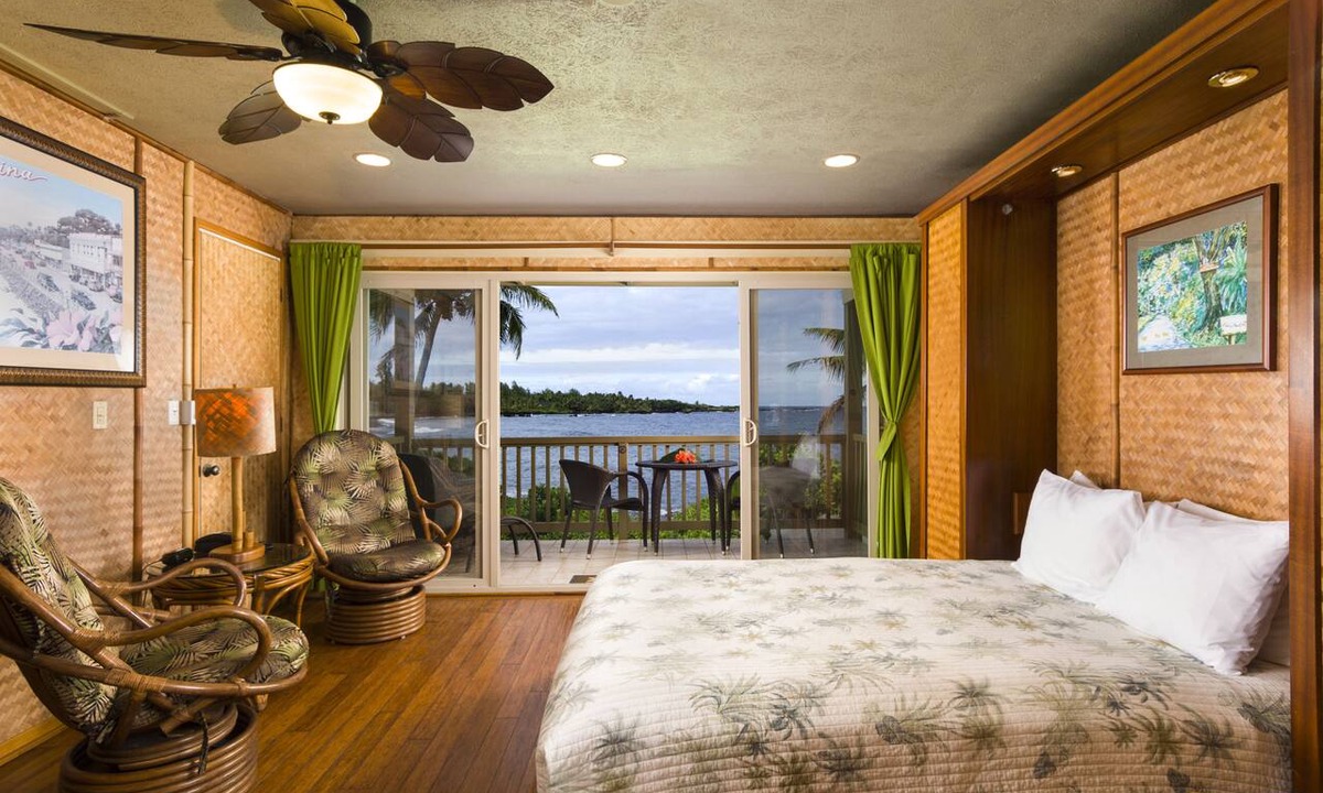 Hana Condo | Oceanfront Hana Kai Maui #2 - Romantic Studio 100' from Water! Kitchenette