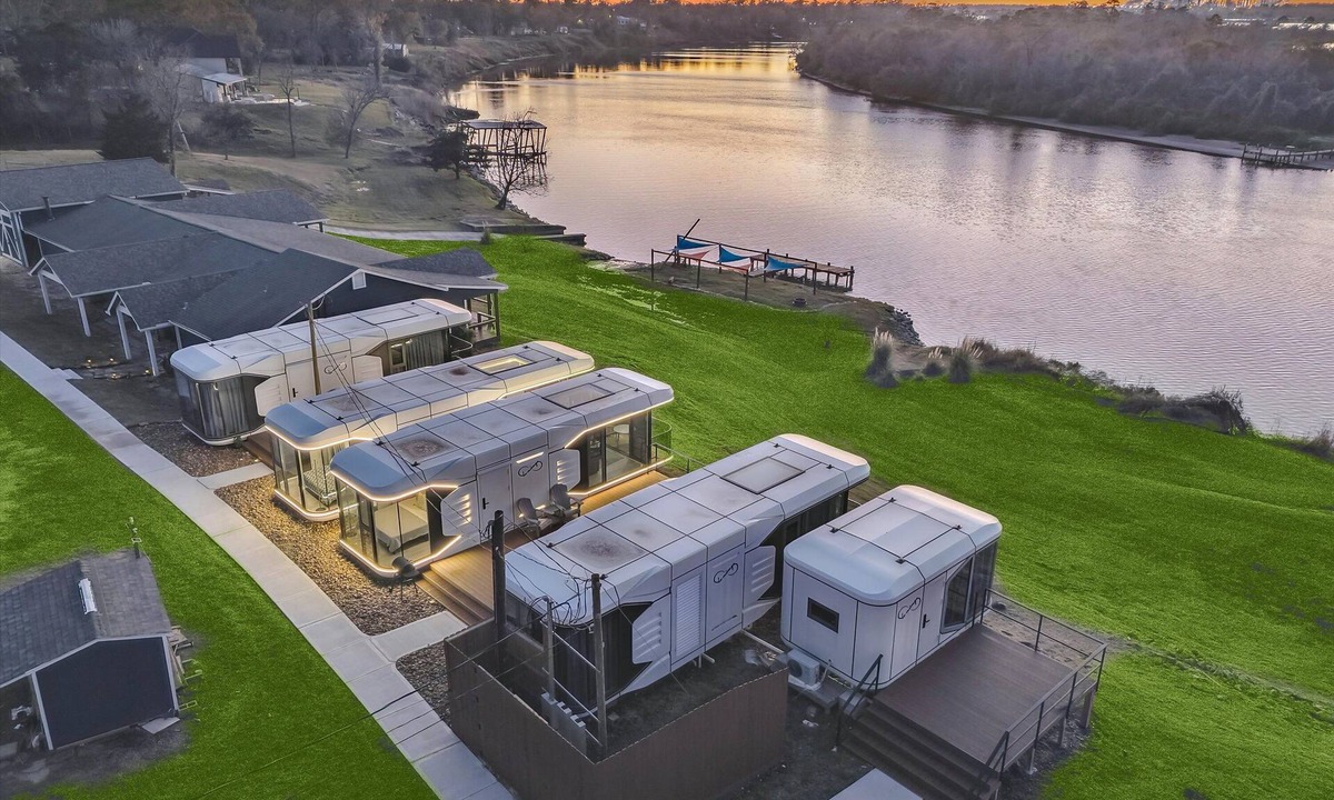 Highlands Apartment | One-of-a-kind tiny home designed for an unforgettable stay by the beautiful San Jacinto River