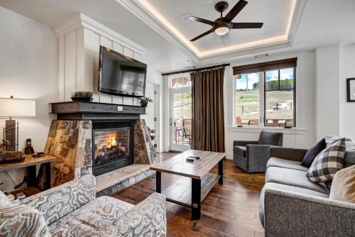 Peak 8 Apartment | One Ski Hill Place S8309