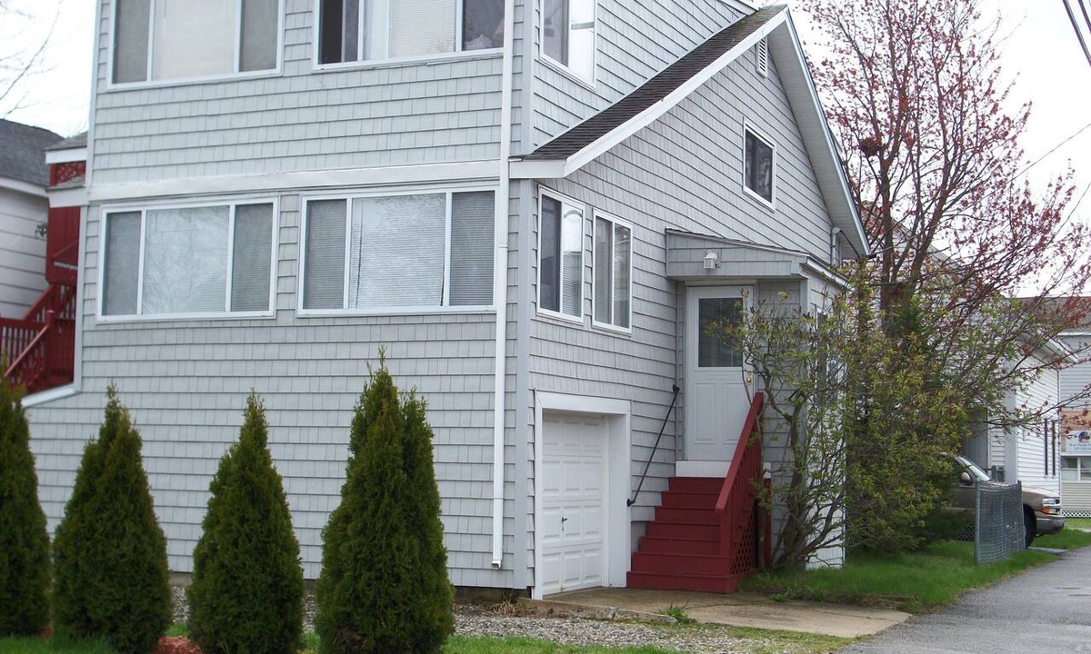 Ocean Park House | ONLY 6 HOUSES AWAY FROM BEACH, SHORT WALK TO PIER.DISCOUNTED ALL OF AUGUST
