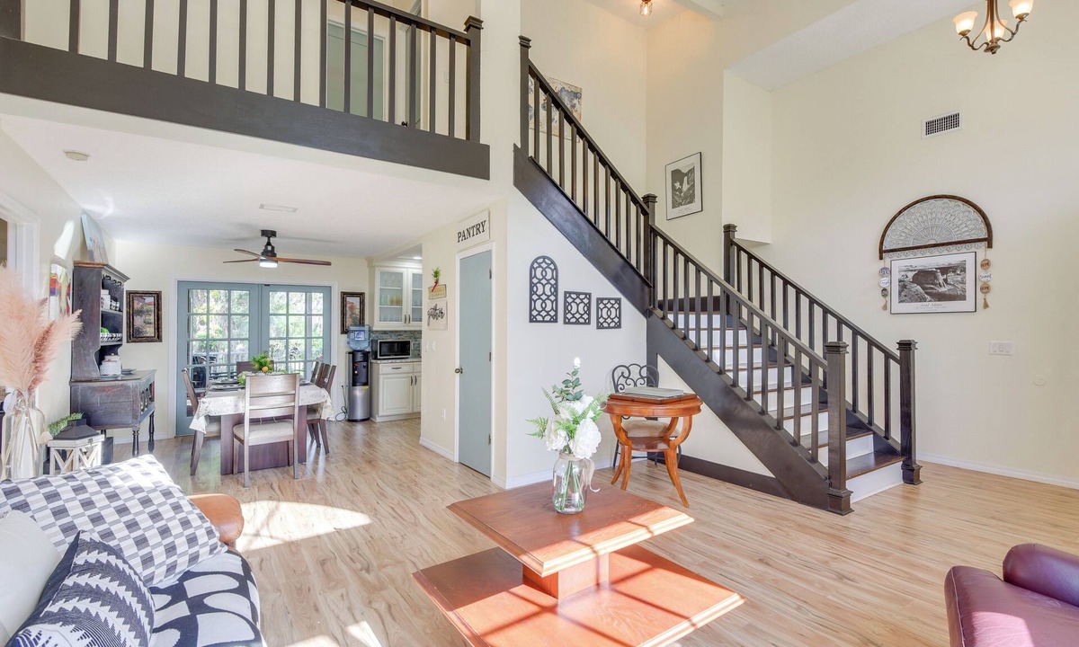 Braden River House | Outdoor Kitchen & Gaming Garage: Bradenton Retreat