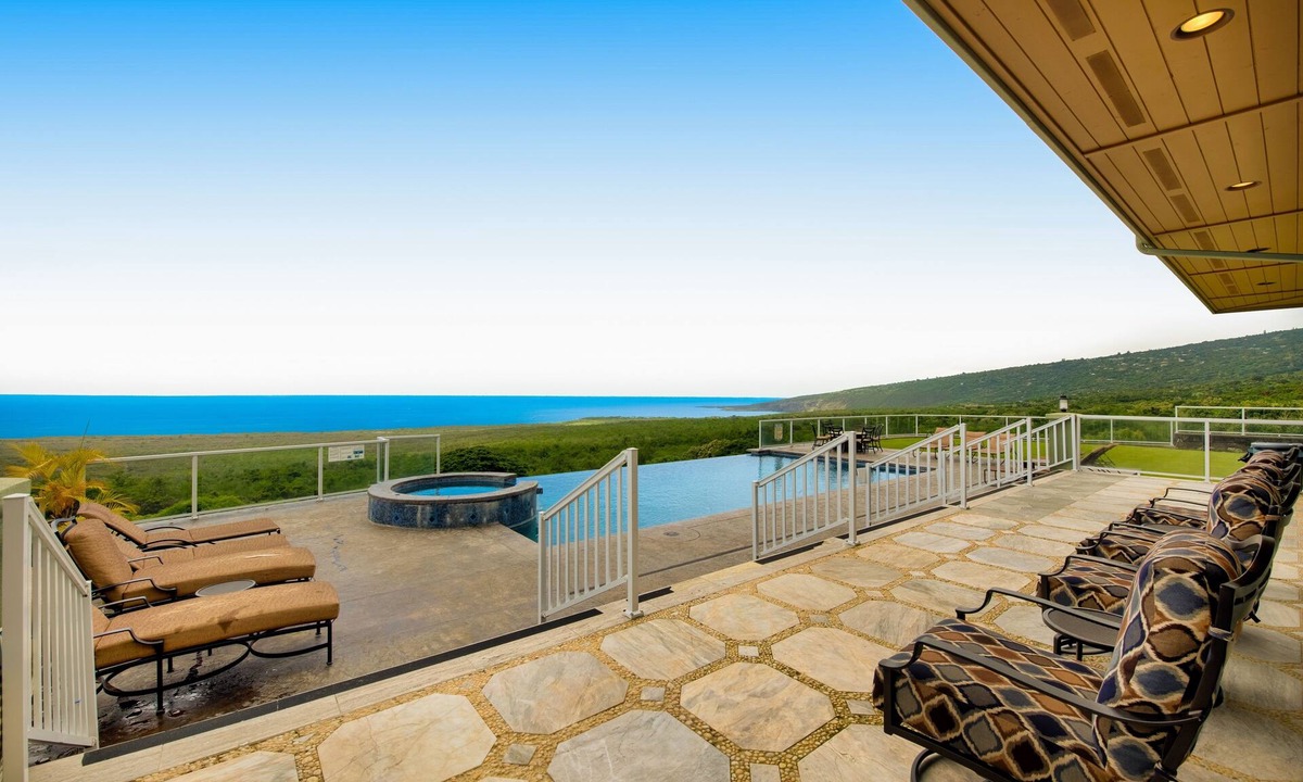 Honaunau-Napoopoo House | Paradise at Bay View Farms w/Private Infinity Pool, Hot Tub & Incredible Views