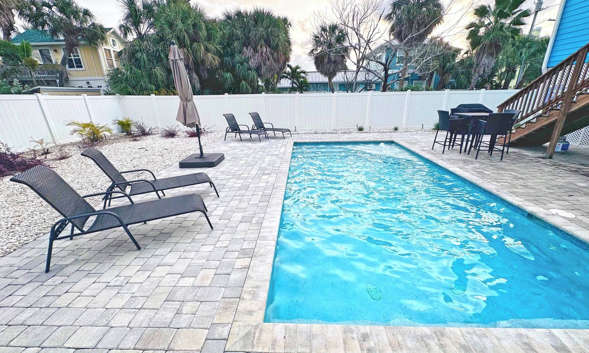 Pass-a-Grille House | Pass-A-Grille St Pete Beach 4/2.5 WiFi Parking