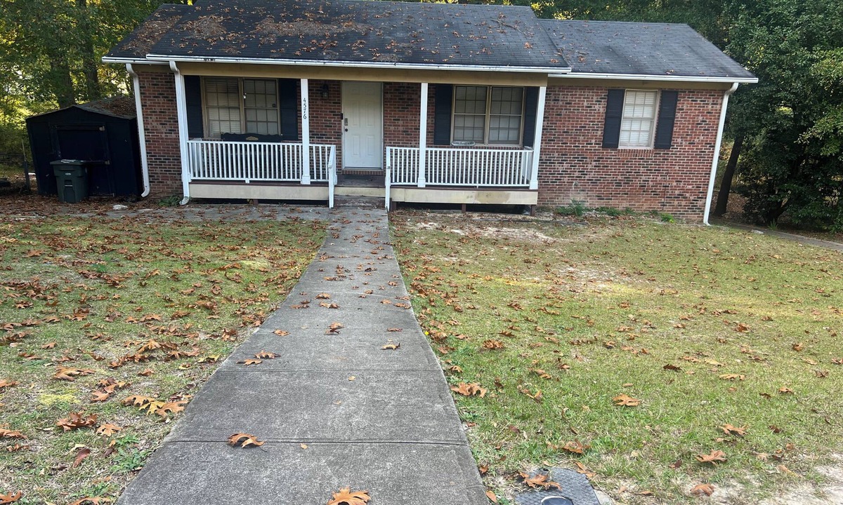 Fayetteville House | Peaceful 4BR Bungalow Near Shopping Center FT Bragg & I-95