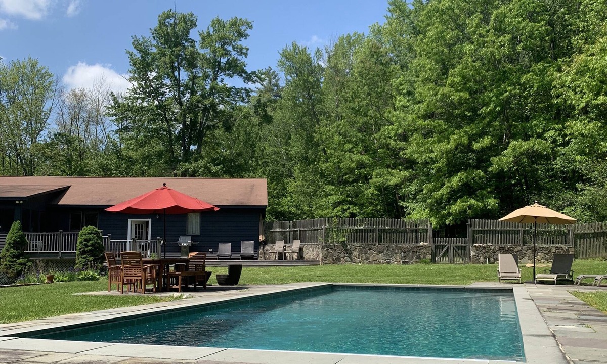 Sheffield House | Peaceful and Private Setting