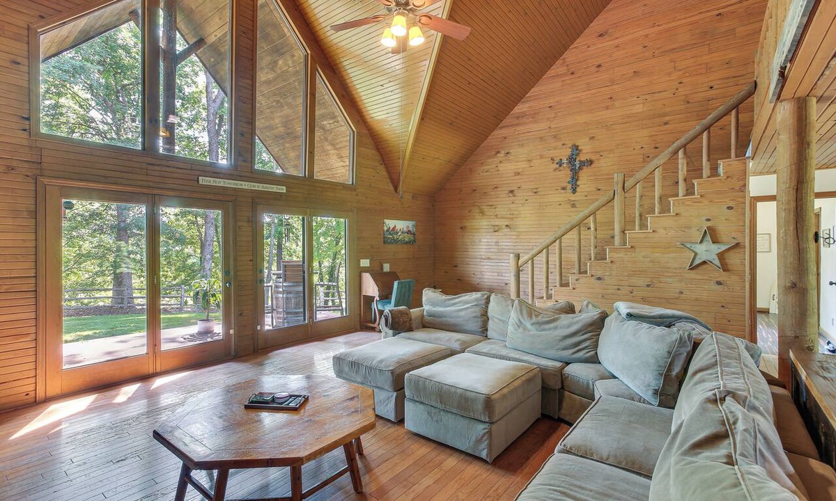 Portland Cabin | Peaceful Cabin Between Nashville & Bowling Green!