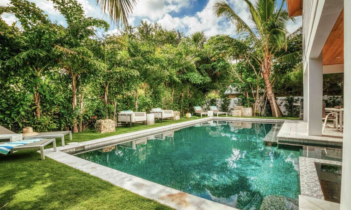 Ilexhurst House | PERFECT BEACH HOME! Heated pool/spa! Just steps to beach & Stunning views!