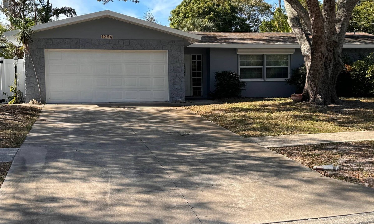 Largo House | Pet Friendly home with hot tub and access to Taylor Park