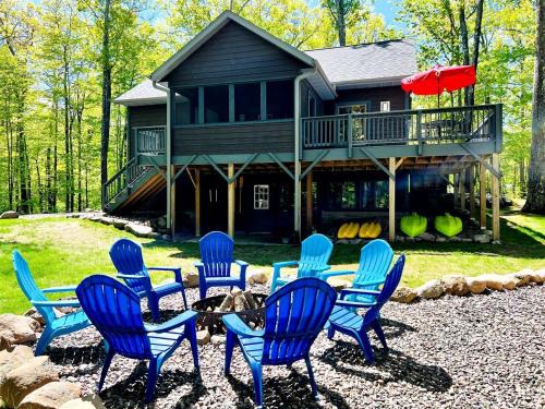 Stone Lake House | Pet-Friendly Lakeside Cabin Ideal for a Family Getaway in Wisconsin