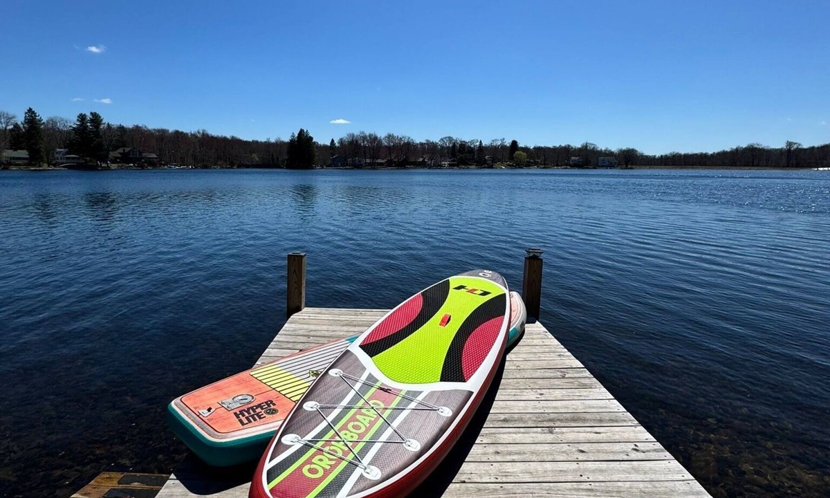 Penn Lake Park House | Pocono Lakefront Cabin: Lakefront 2BR w/Kayaks + Paddleboards, Near Ski