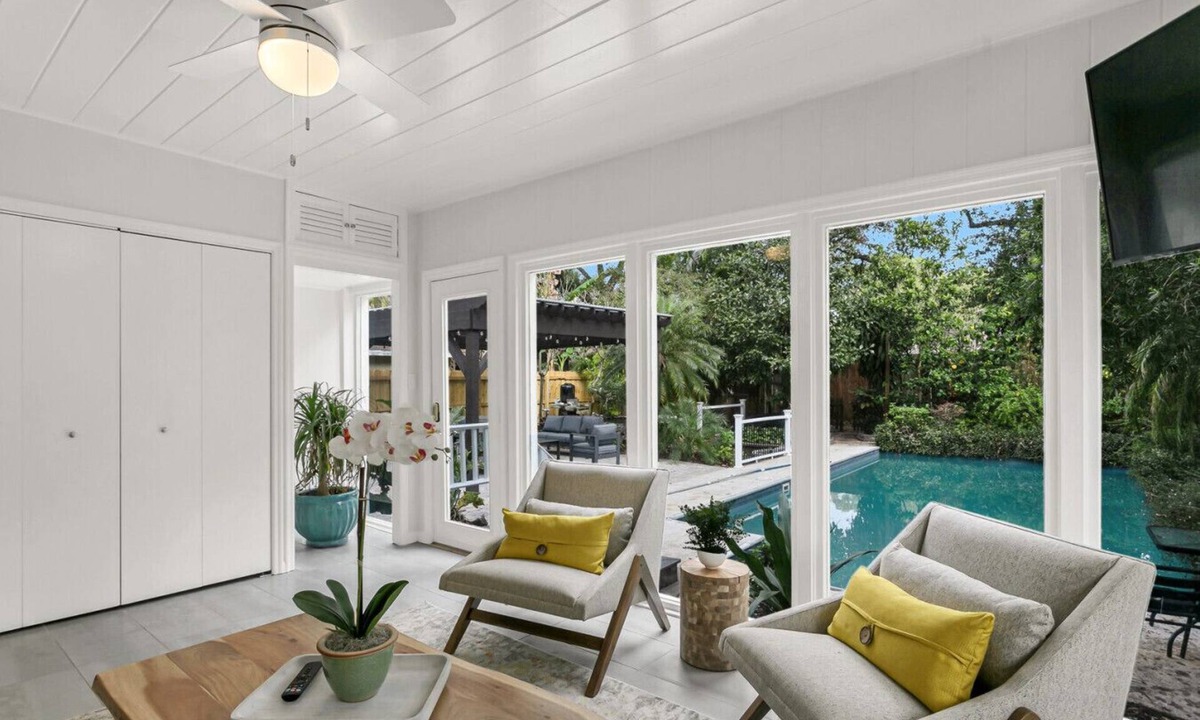Riverside Heights House | Pool Home Oasis - Home for five