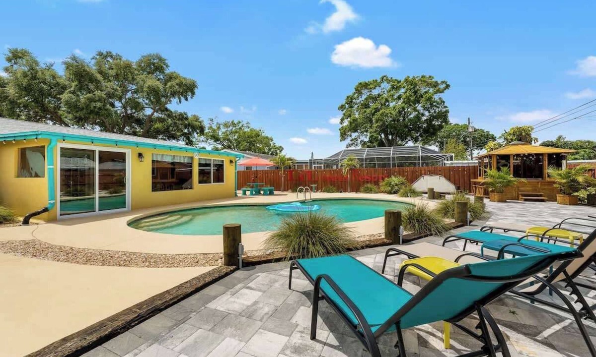 Gulfport House | Pool - Hot tub - E-bikes - Gym - Near Beach - Family Home