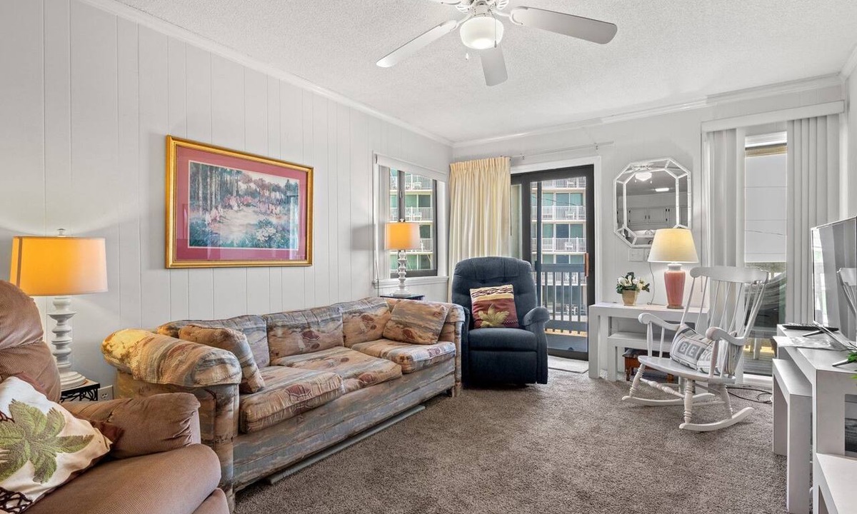 Myrtle Beach Condo | Popular Golden Mile location within a short distance to many local attractions!