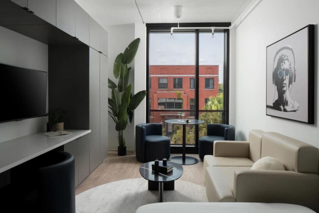 Historic Ybor Apartment | Prime 2BD Ybor City Stay | Steps to DT Central