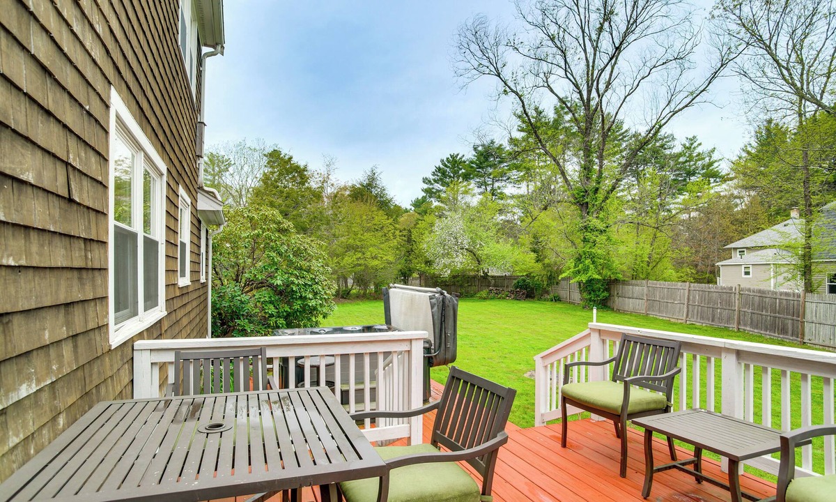 North Carver House | Private Hot Tub, Yard & Games Galore: Plymouth Gem