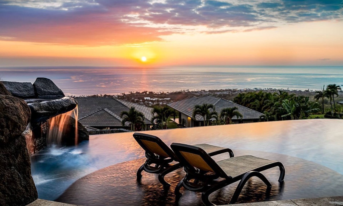 Kailua-Kona House | 🏖️Private Kona Luxury Home | Infinity Pool, Ocean Views & 3 King Suites